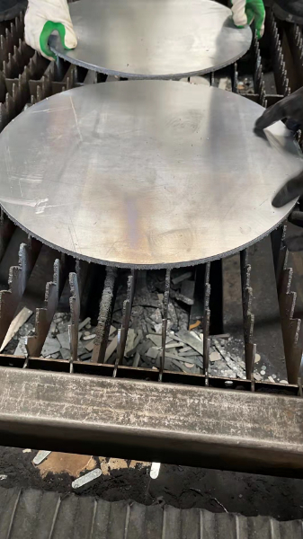 鉛板切割10.jpg 鉛板切割10.jpg